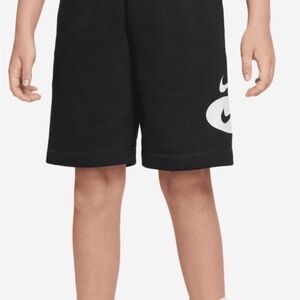 NWT Youth Black Nike Large Boy’s Sports Shorts Nike Swoosh snap button pocket